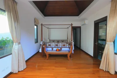 Naiharn Beach Villa – Photos 13
